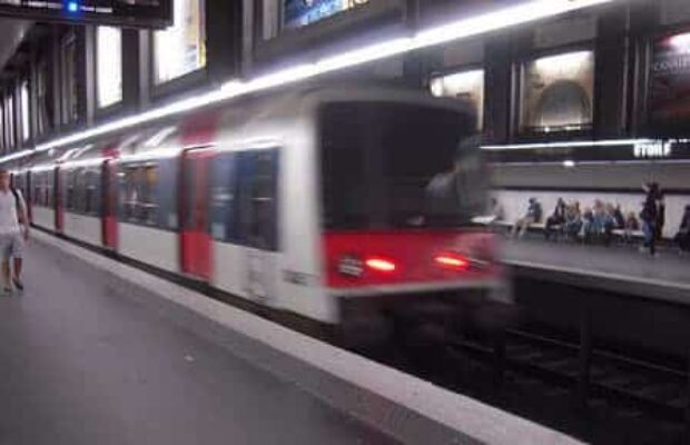 Yvelines : une jeune femme violemment agressée par 8 personnes dans le RER A