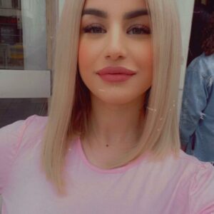 Kamila : elle change de tête et passe au blond