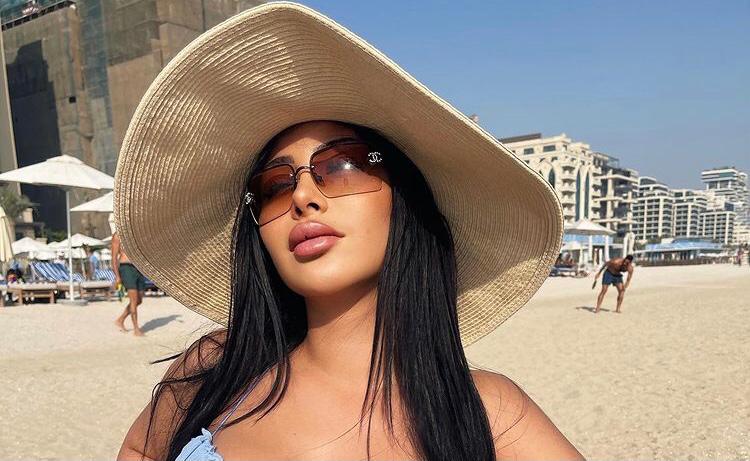 Maeva Ghennam : sa tenue trop sexy lui attire des ennuis à Dubaï !