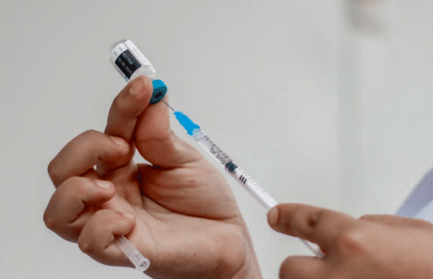 Covid-19 : l'Académie de médecine souhaite rendre le vaccin obligatoire