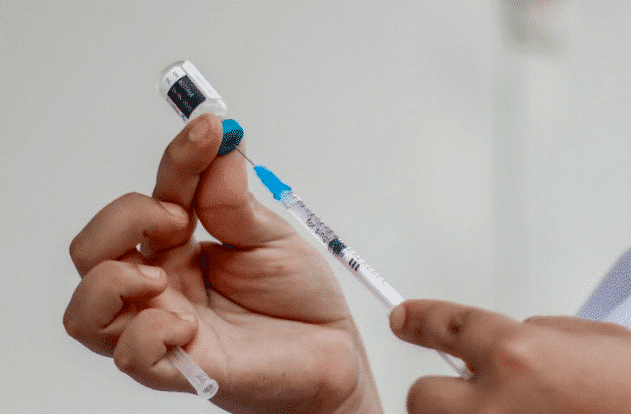 Covid-19 : l'Académie de médecine souhaite rendre le vaccin obligatoire