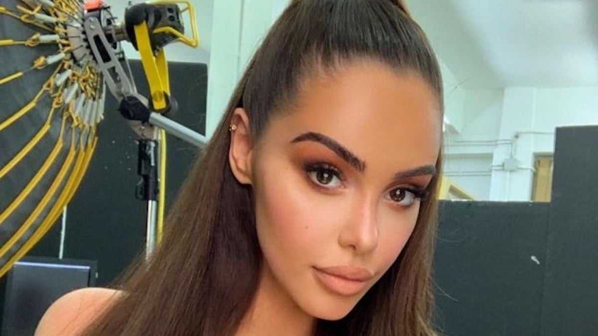 Nabilla : critiquée sur son rôle d'influenceuse à Dubaï elle est en colère