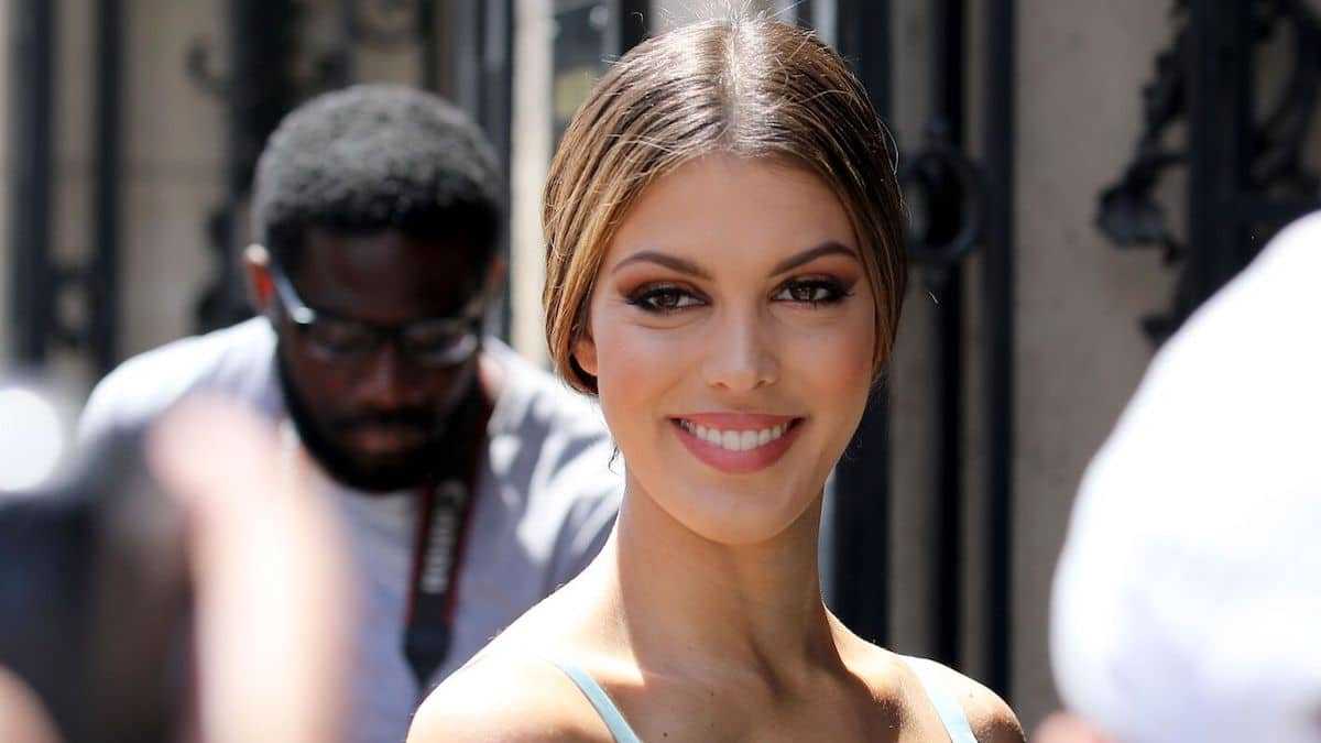 Iris Mittenaere : complexée, elle raconte ce qui lui gâche la vie