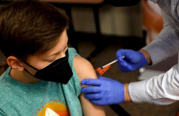 Covid-19 : la vaccination des adolescents débute aujourd'hui