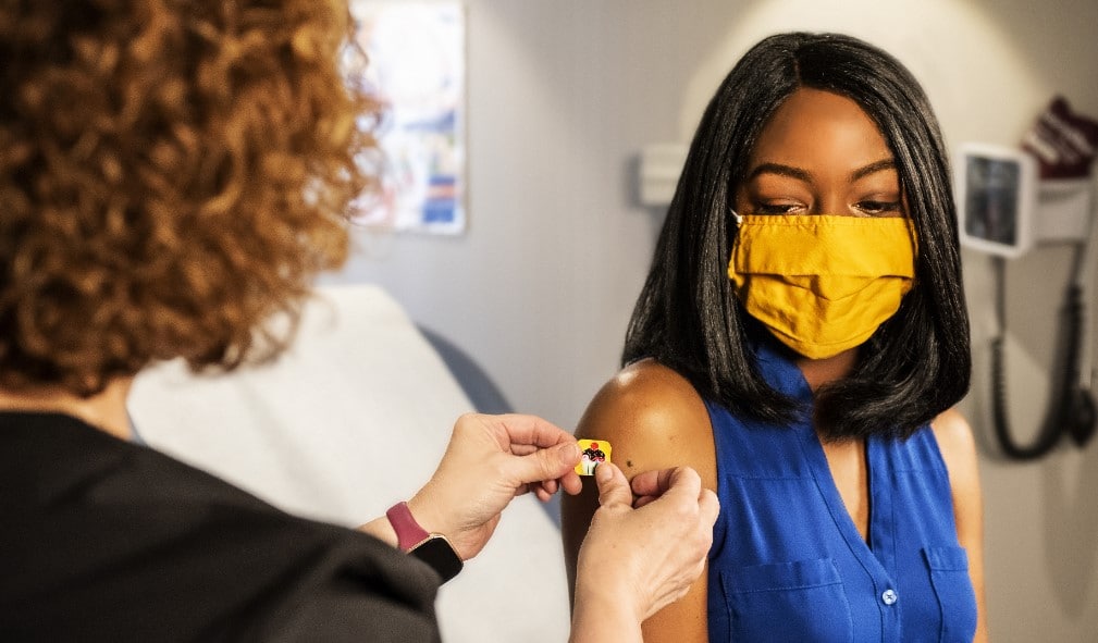 Mise au point sur les effets secondaires observés pour les vaccins Pfizer, Moderna, AstraZeneca et Janssen