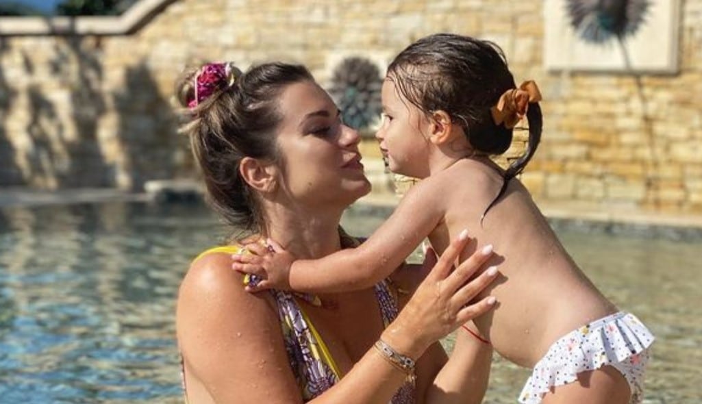 Carla Moreau : elle s’absente des réseaux sociaux à cause de l’état de santé de sa fille Ruby