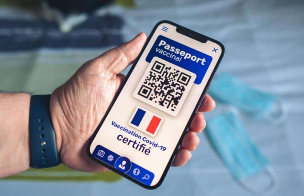 Pass sanitaire : ce que révèle votre QR code aux personnes qui le scannent