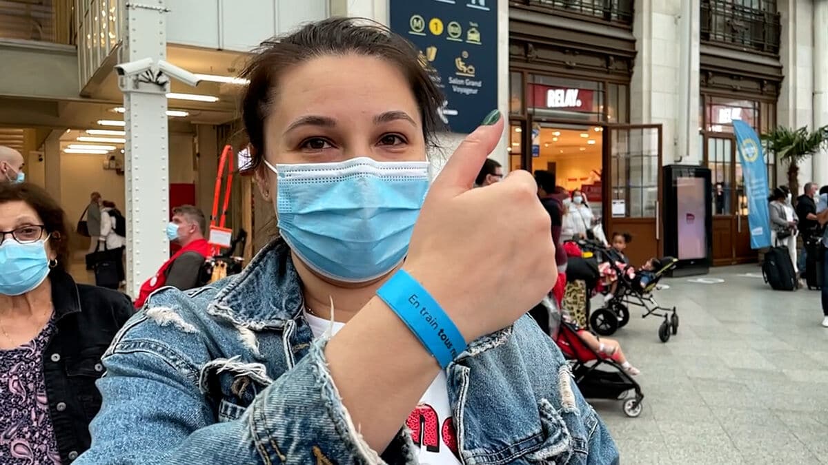 Pass Sanitaire : à quoi sert le bracelet bleu délivré pour les voyages en train