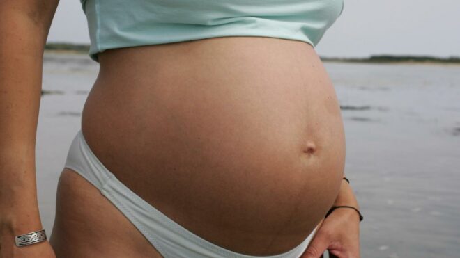 Covid-19 : les femmes enceintes qui contractent le virus peuvent développer des complications