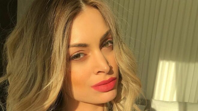 Mélanie Da Cruz : elle montre des messages choquants qu'elle reçoit sur son couple et fait une mise au point !