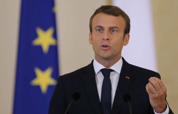 Emmanuel Macron : il 'assume totalement' ses propos sur les non-vaccinés et le fait savoir