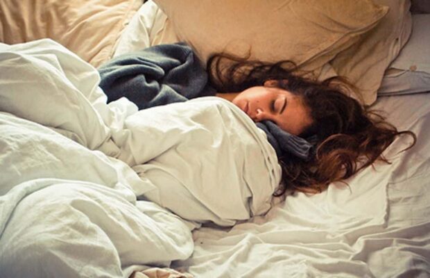 TikTok : une technique pour s'endormir 'en 2 minutes' devient virale
