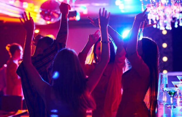 Toulouse : 6 hommes jugés pour le viol de 2 jeunes femmes sur le parking d'une discothèque