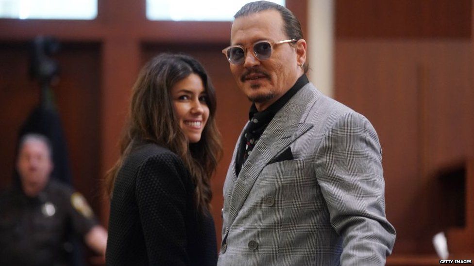 Johnny Depp : en couple avec son avocate ? Elle s’exprime