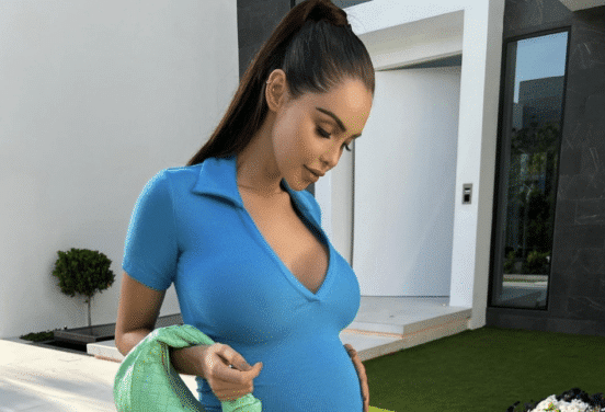Nabilla enceinte et au plus mal : prise de poids importante, crises d'angoisse... Sa fin de grossesse ne se passe pas bien du tout !