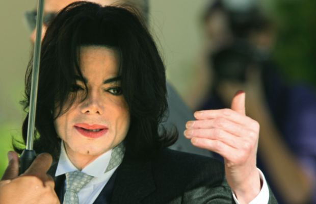 Michael Jackson : anorexie, perruque, vitiligo... les détails de son autopsie inquiètent