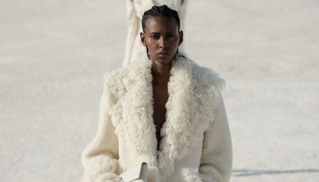 L’incroyable défilé Jacquemus en Camargue, sur le thème du mariage