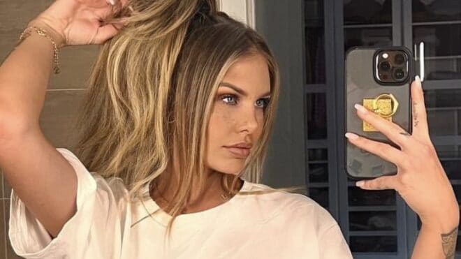 Adixia : elle aurait été draguée par des footballeurs de l’Équipe de France, les noms dévoilés !