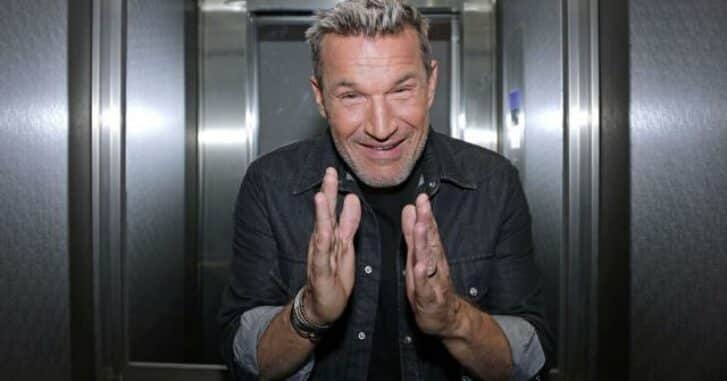 "Elle était complètement nue" : quand Benjamin Castaldi s'est retrouvé avec une admiratrice devant sa porte