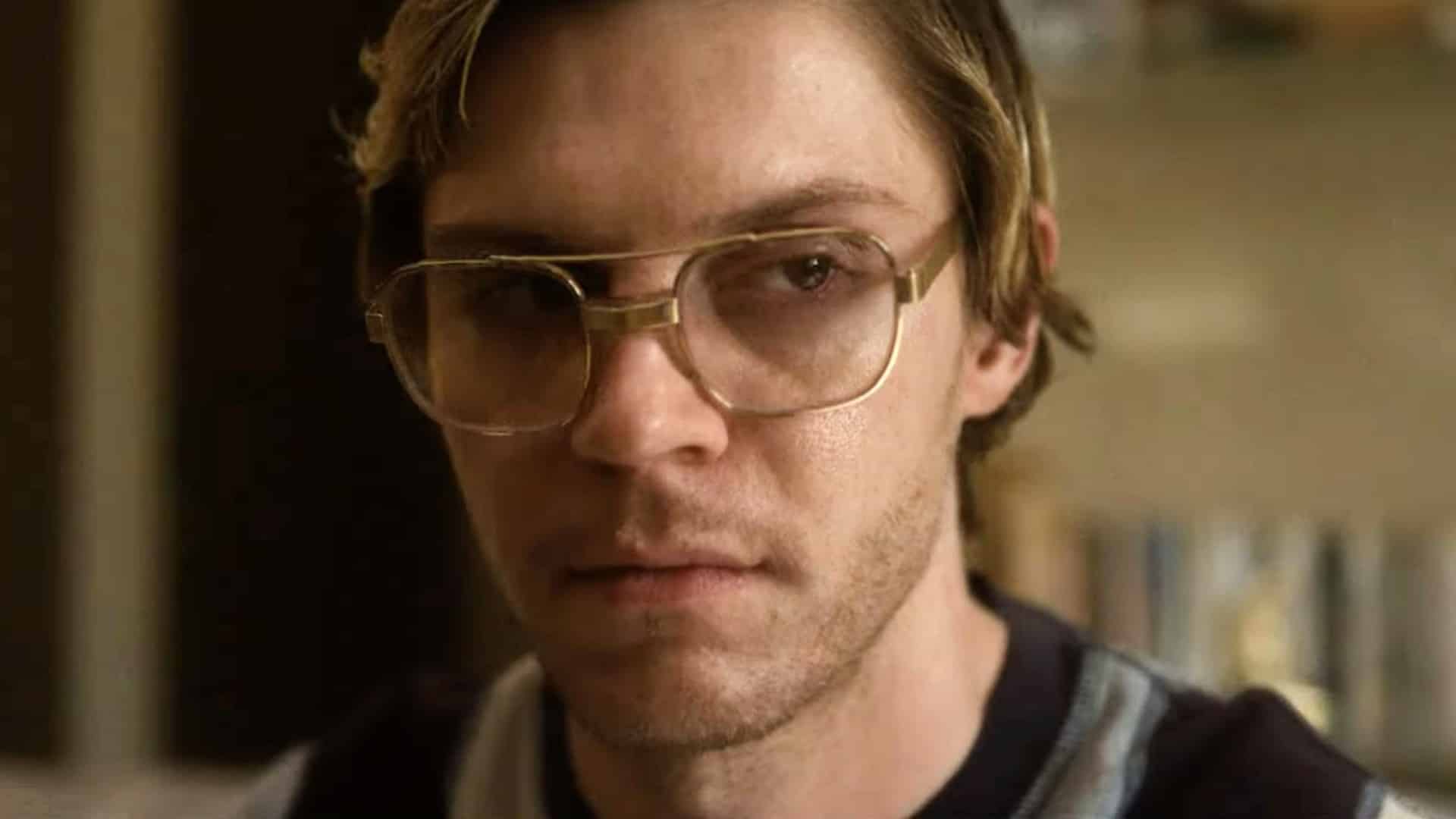 evan-peters-jeffrey-dahhmer-netflix