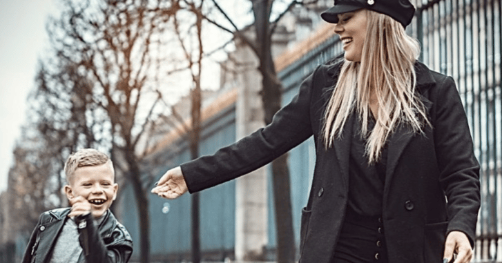 Amélie Neten : trop exigeante avec son fils Hugo ? Elle répond