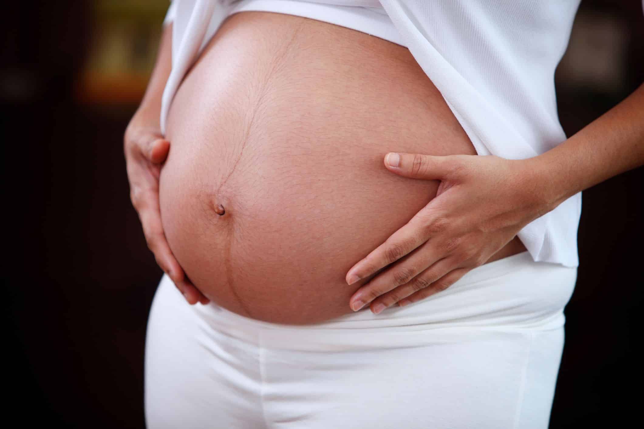 Elle tue son amie enceinte pour lui prendre son bébé directement dans son ventre