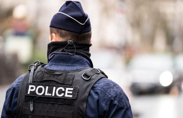 Un adolescent tue ses parents et son frère de 10 ans