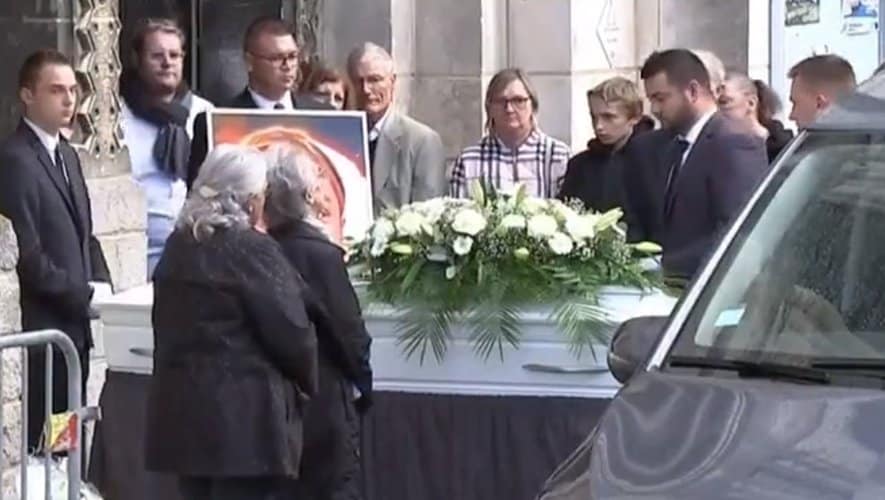 Obsèques de Lola : 'Ton départ nous dévaste et nous anéantit', sa famille lui rend hommage