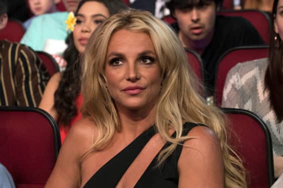 "J'ai coupé tous mes cheveux" : Britney Spears retombe dans ses travers et publie une vidéo troublante !