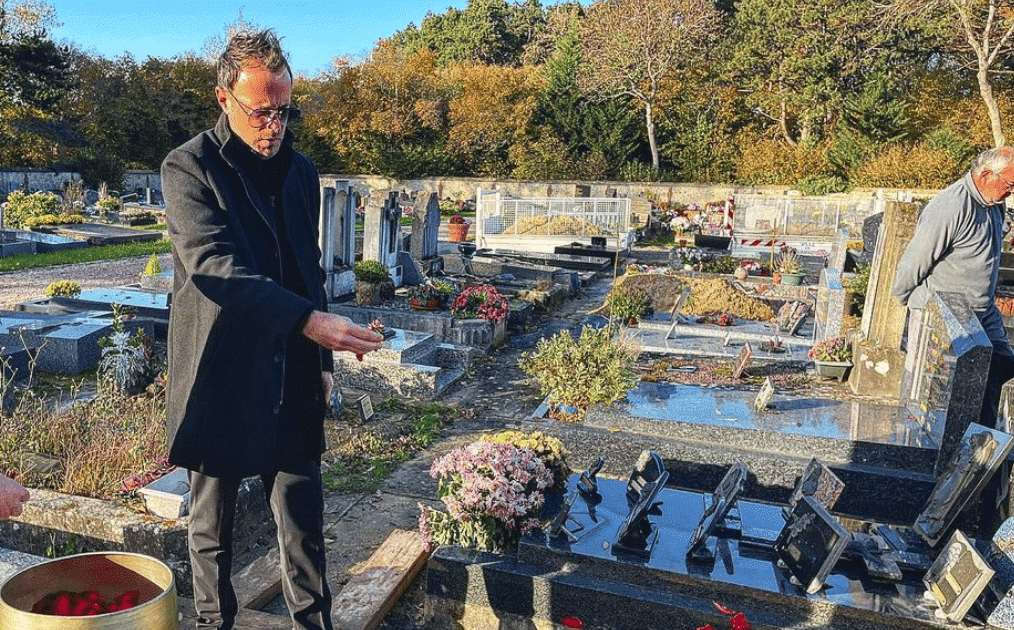 'Des bleus partout' : Fabrice Sopoglian dénonce le calvaire de sa mère à l'hôpital avant sa mort