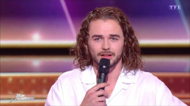 Star Academy : Julien photographié avec les cheveux courts, il est méconnaissable !