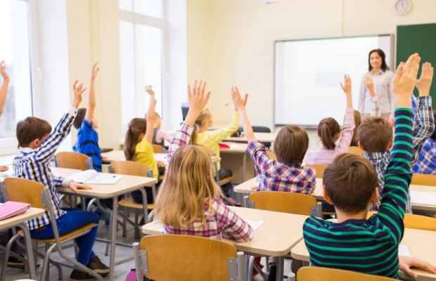 Coupures d'électricité à l'école : les mesures mises en place font grincer des dents