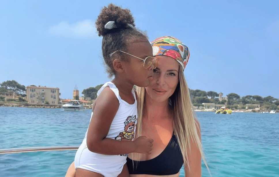 Émilie Fiorelli : après Anaïs Camizuli, elle se fait aussi attaquer au sujet de sa fille