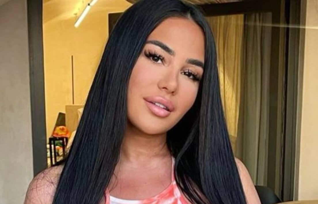Milla Jasmine : elle s’affiche avec un faux sac Dior et se fait tacler