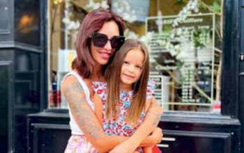 Julia Paredes : elle découvre que sa fille s'est coupé les cheveux elle-même et montre le résultat