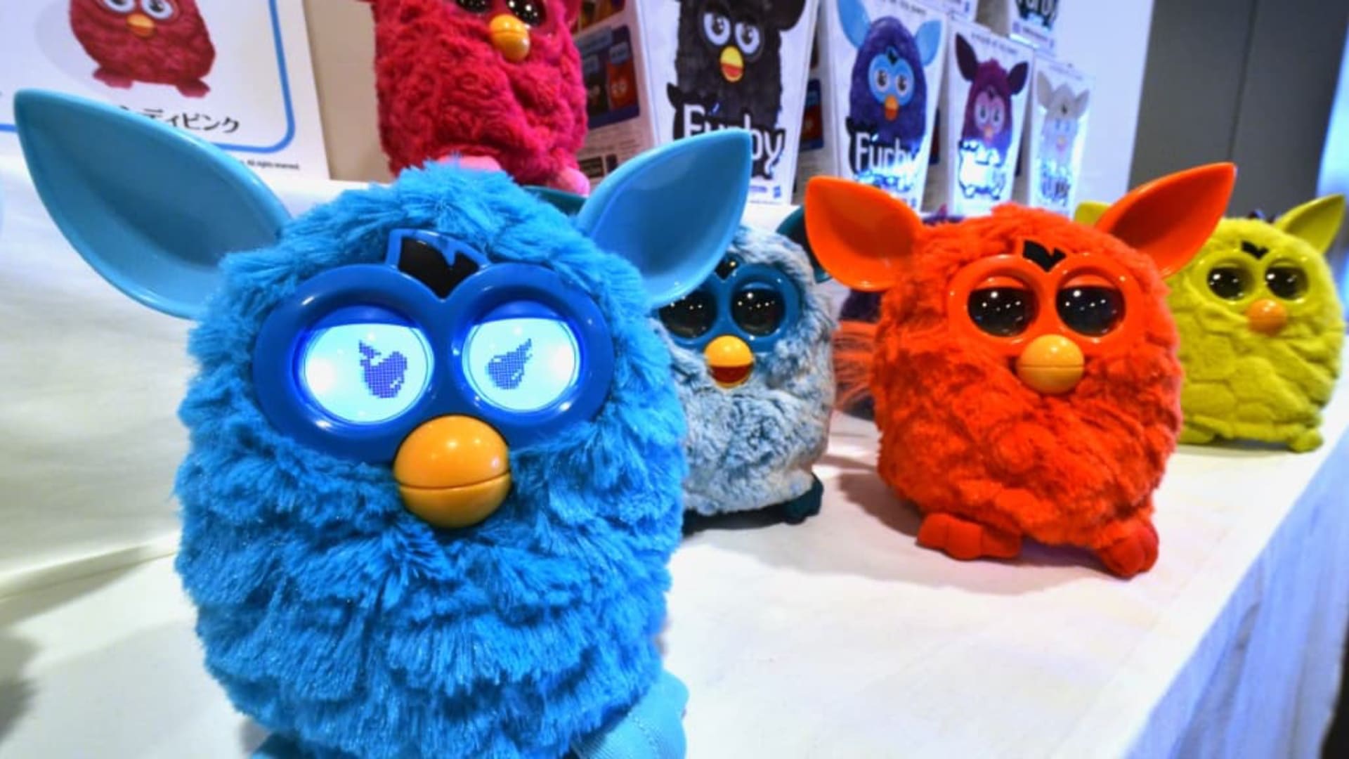 'Une domination totale de l'humanité' : connecté à ChatGPT, un Furby explique son plan démoniaque