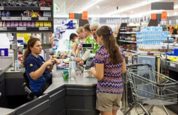 Lidl : une caissière refuse d’encaisser une cliente à cause de ses concombres