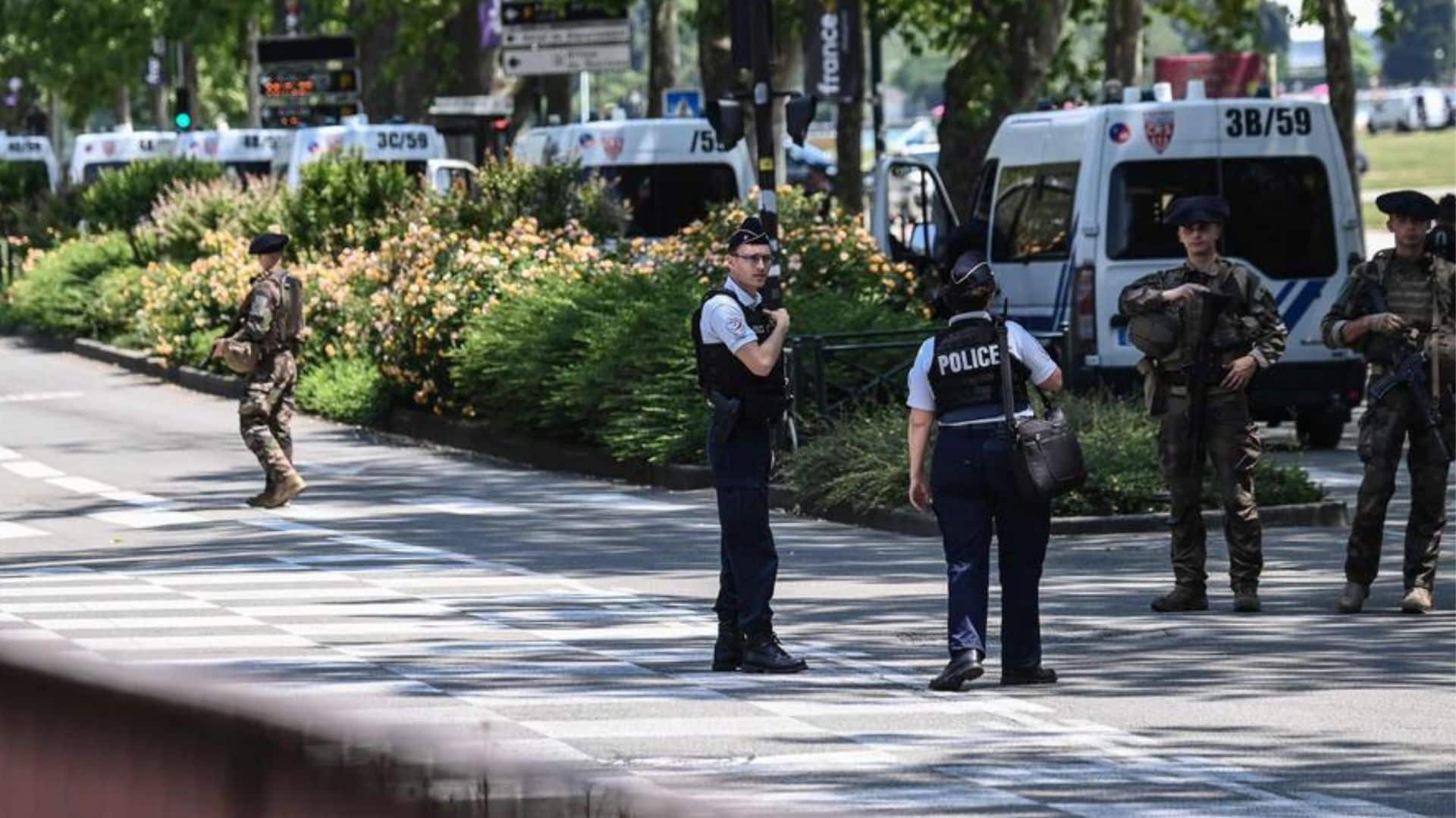 'Il pleurait, se roulait par terre' : le voisin de cellule du suspect de l'attaque d'Annecy témoigne