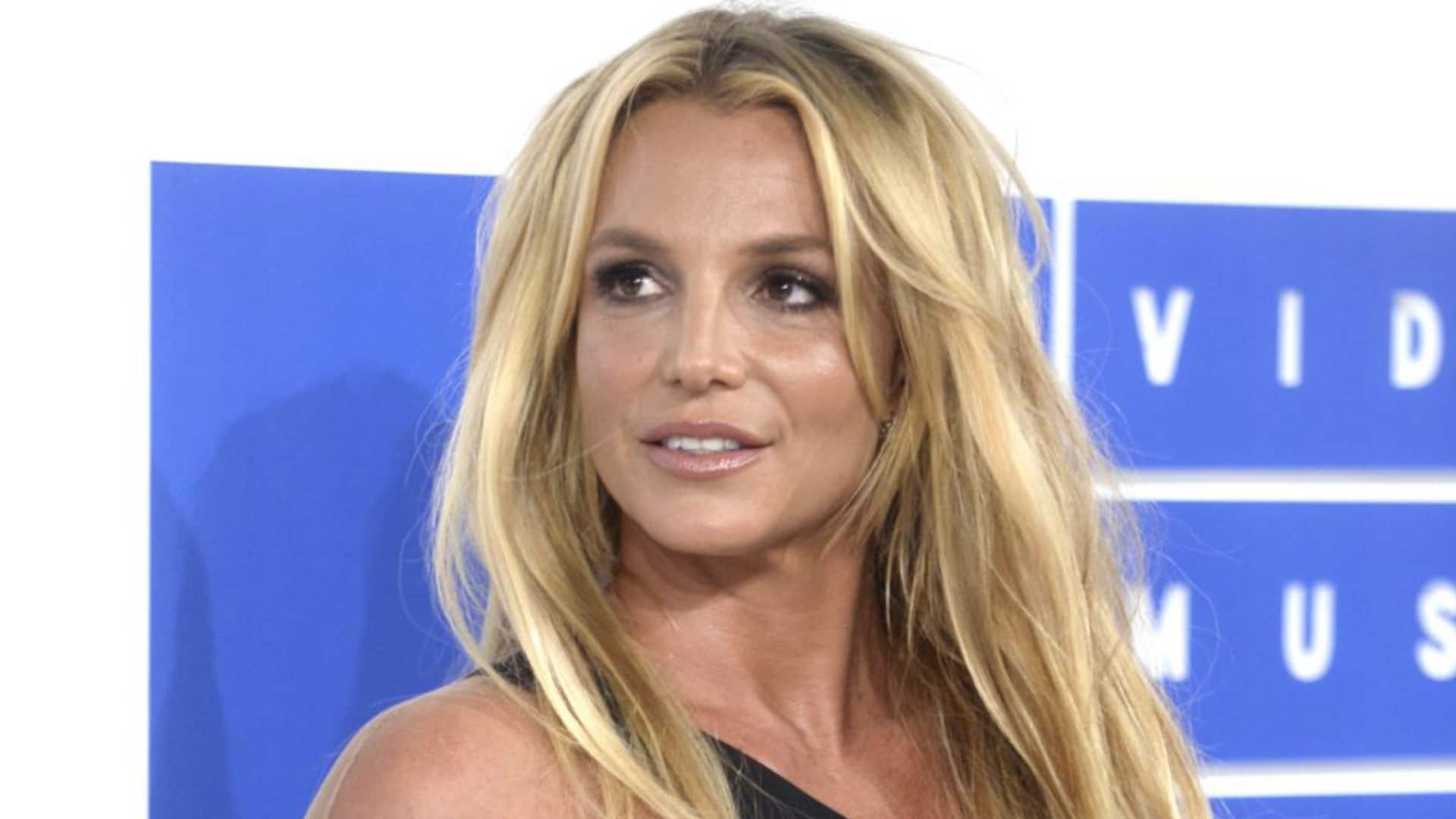 Britney Spears : giflée par le garde du corps d'une star française, la situation se détaille - titre insta : "Il m'a quasiment mise à terre..." Britney Spears violemment giflée par le garde du corps d'une star française ! (visuel : britney) légende : "Il m'a quasiment mise à terre..."