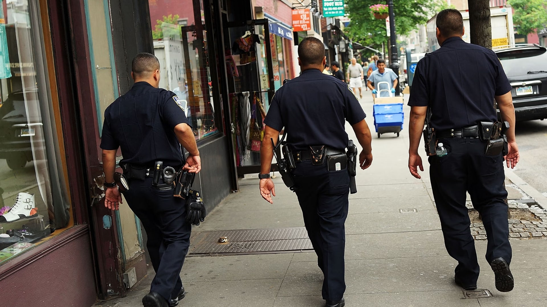 États-Unis : un policier tue un suspect en fuite en lui lançant une glacière en plein visage