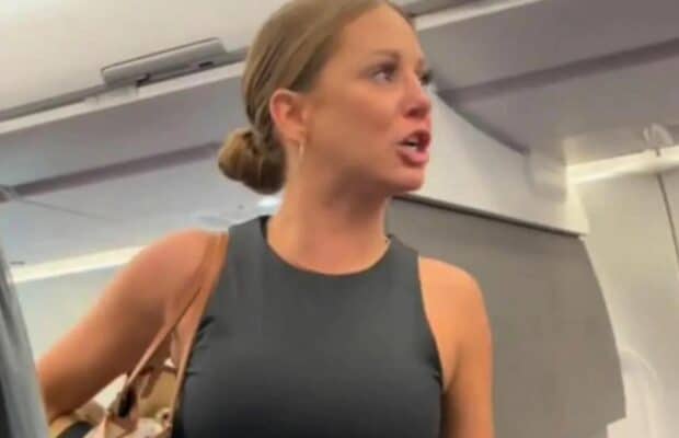 'Cet enfoiré n'est pas réel' : une étrange scène dans l'avion devient virale
