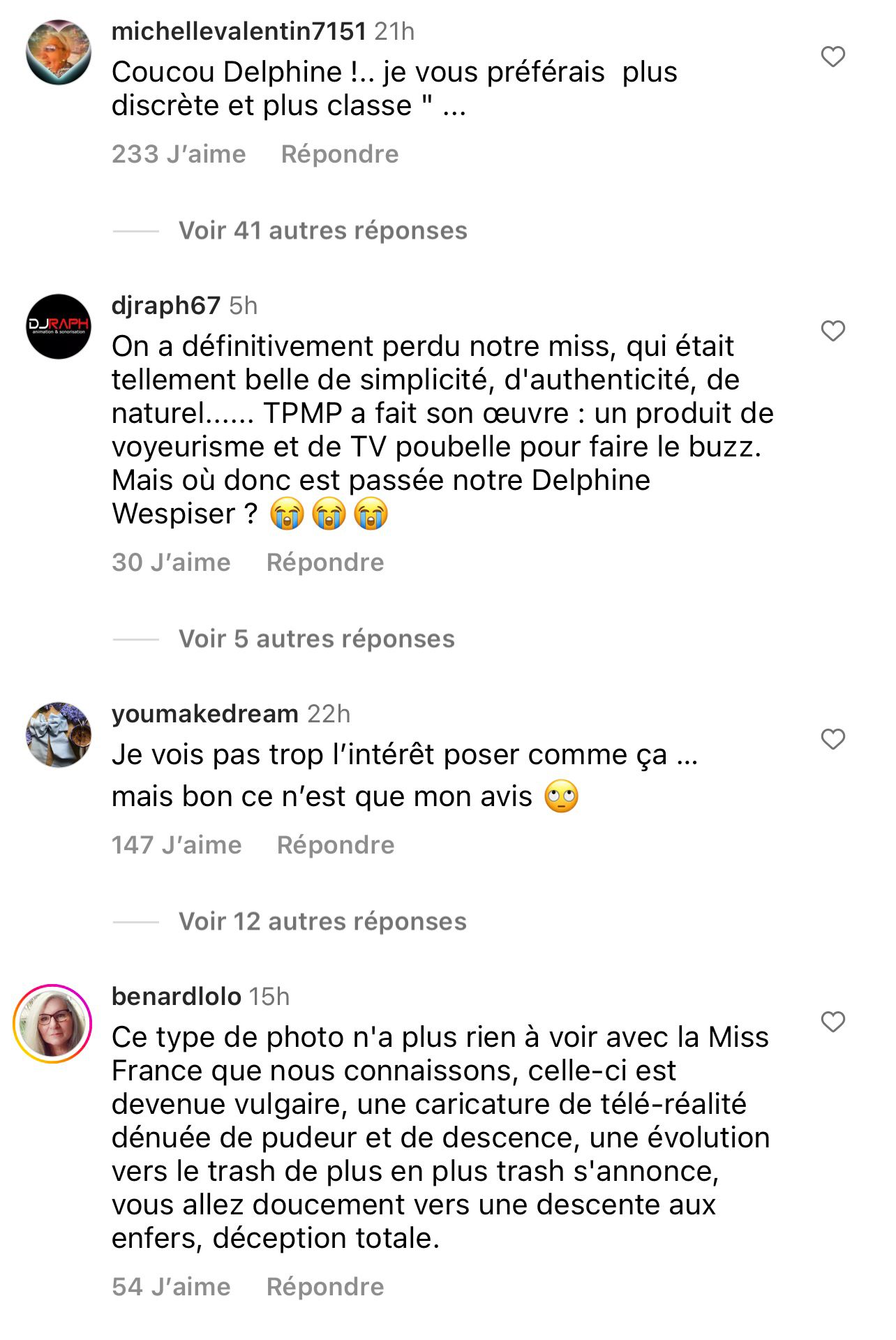 Delphine Wespiser : elle montre ses fesses et règle ses comptes avec ses haters