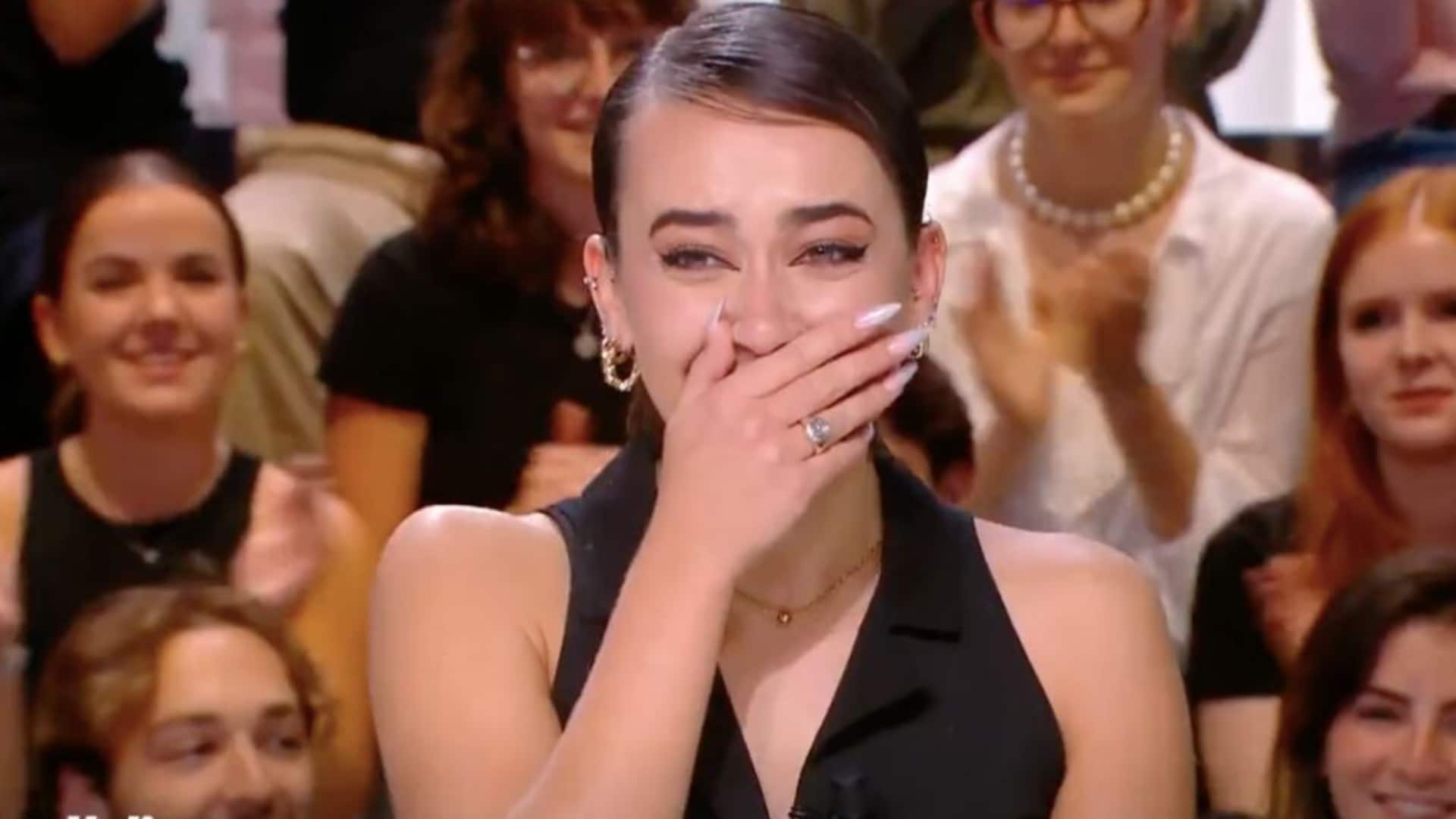 Star Academy : Lola, première candidate de la nouvelle saison, apprend sa sélection en direct et fond en larmes