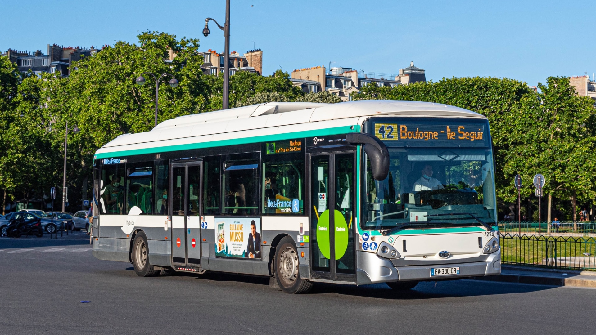 Ile-de-France : un chauffeur de bus de la RATP se filme en train de menacer de viol une passagère