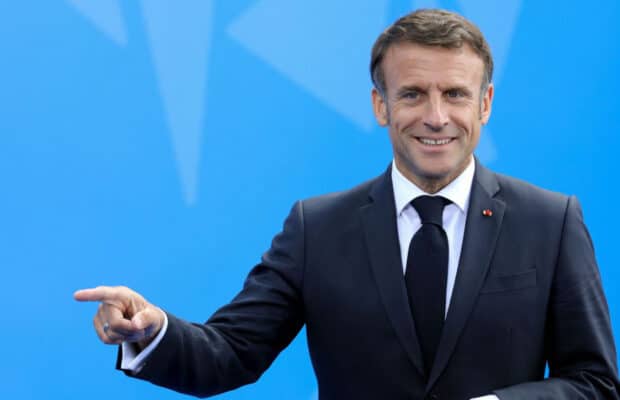 Emmanuel Macron : très décontracté, son attitude déroutante étonne