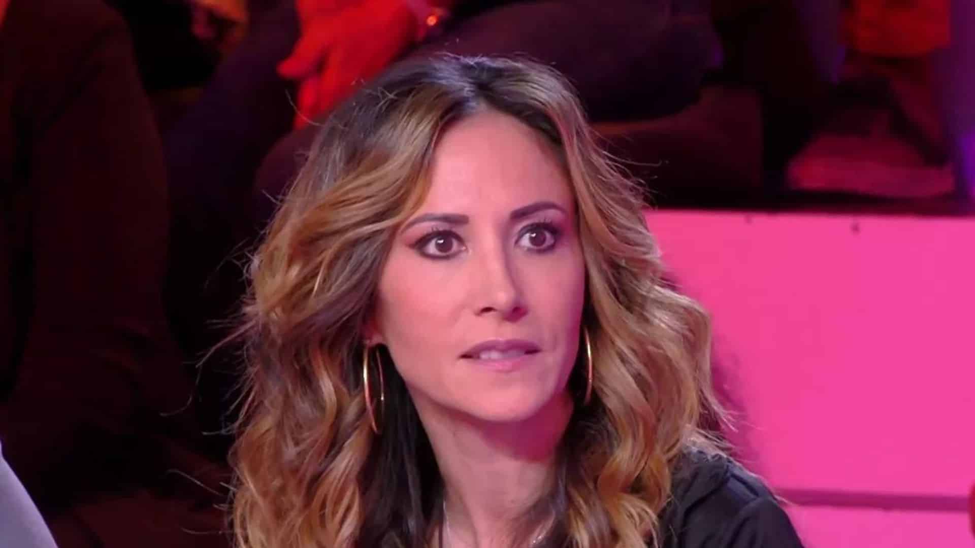 'Bizarrement excitée' : le comportement de Fabienne Carat dans TPMP interpelle les internautes