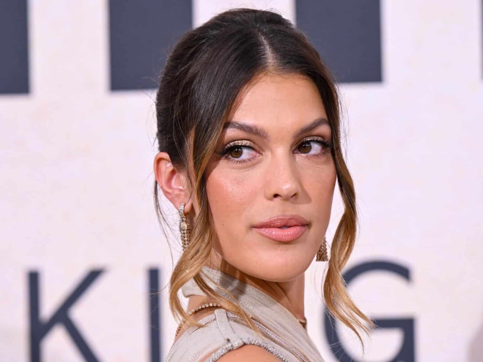 Iris Mittenaere : elle montre sa nouvelle coupe de cheveux, les internautes surpris par sa ressemblance avec une ex Miss France