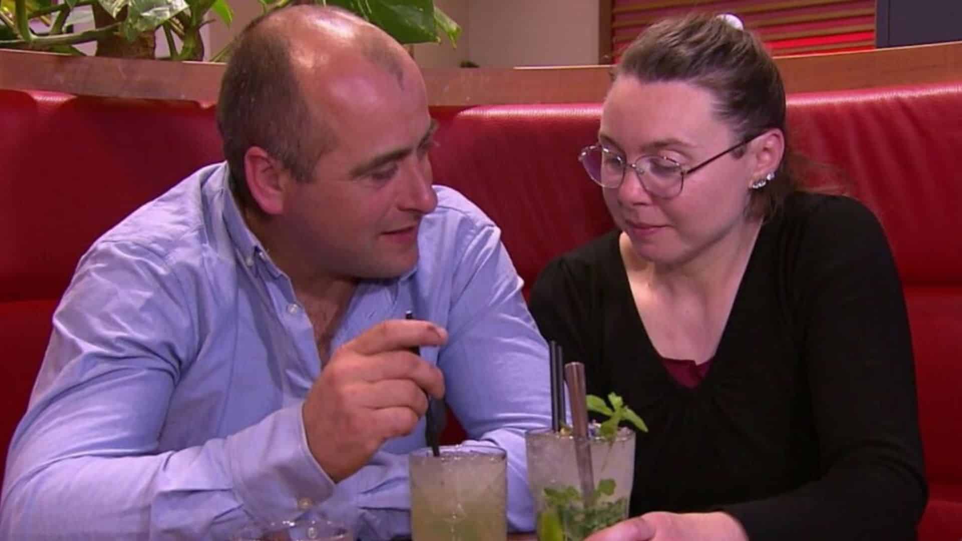 Véronique et Charles (L'Amour est dans le pré) : après avoir passé la nuit ensemble, ils font des confidences