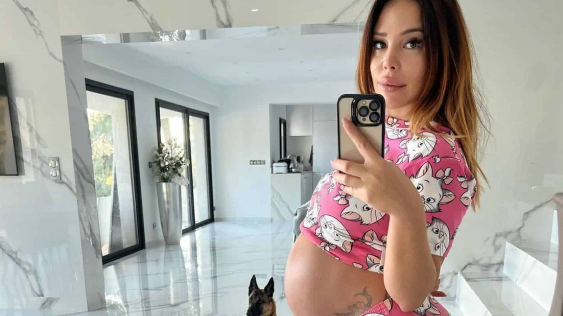 Kim Glow : enceinte de son premier enfant, elle annonce le prénom de sa fille avant l'accouchement