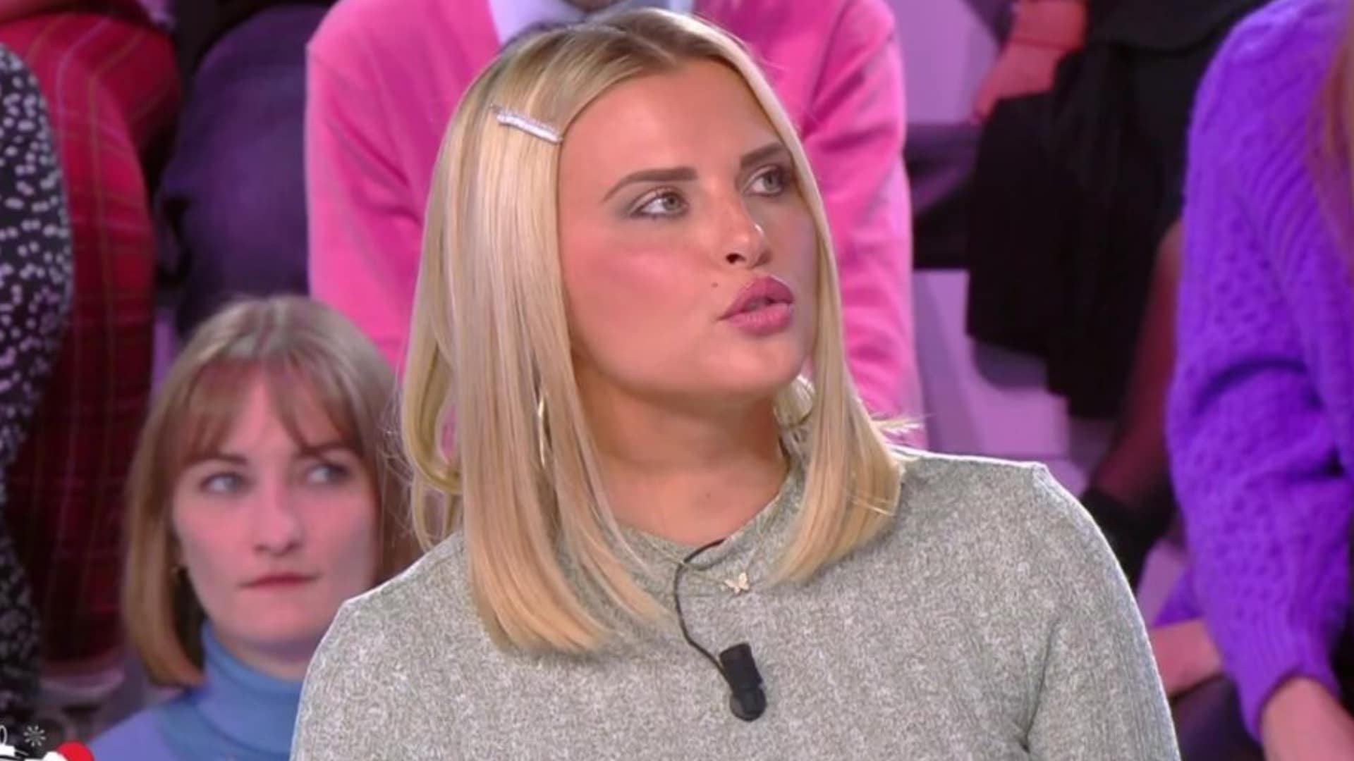 'Je vous vois partir' : un médium prédit le départ de Kelly Vedovelli dans TPMP